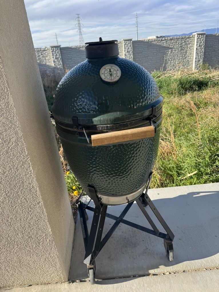 Large Green Egg - Ceramic Insert & Stand