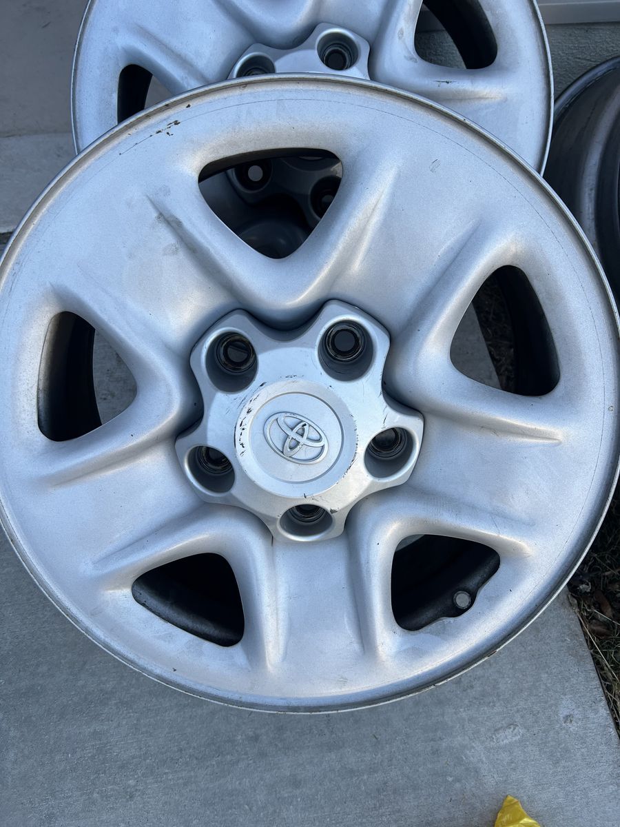 18 x 8 Toyota Tundra 2007-2021 steel wheels
