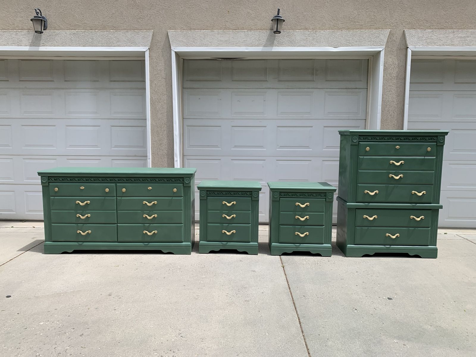 Full dresser set