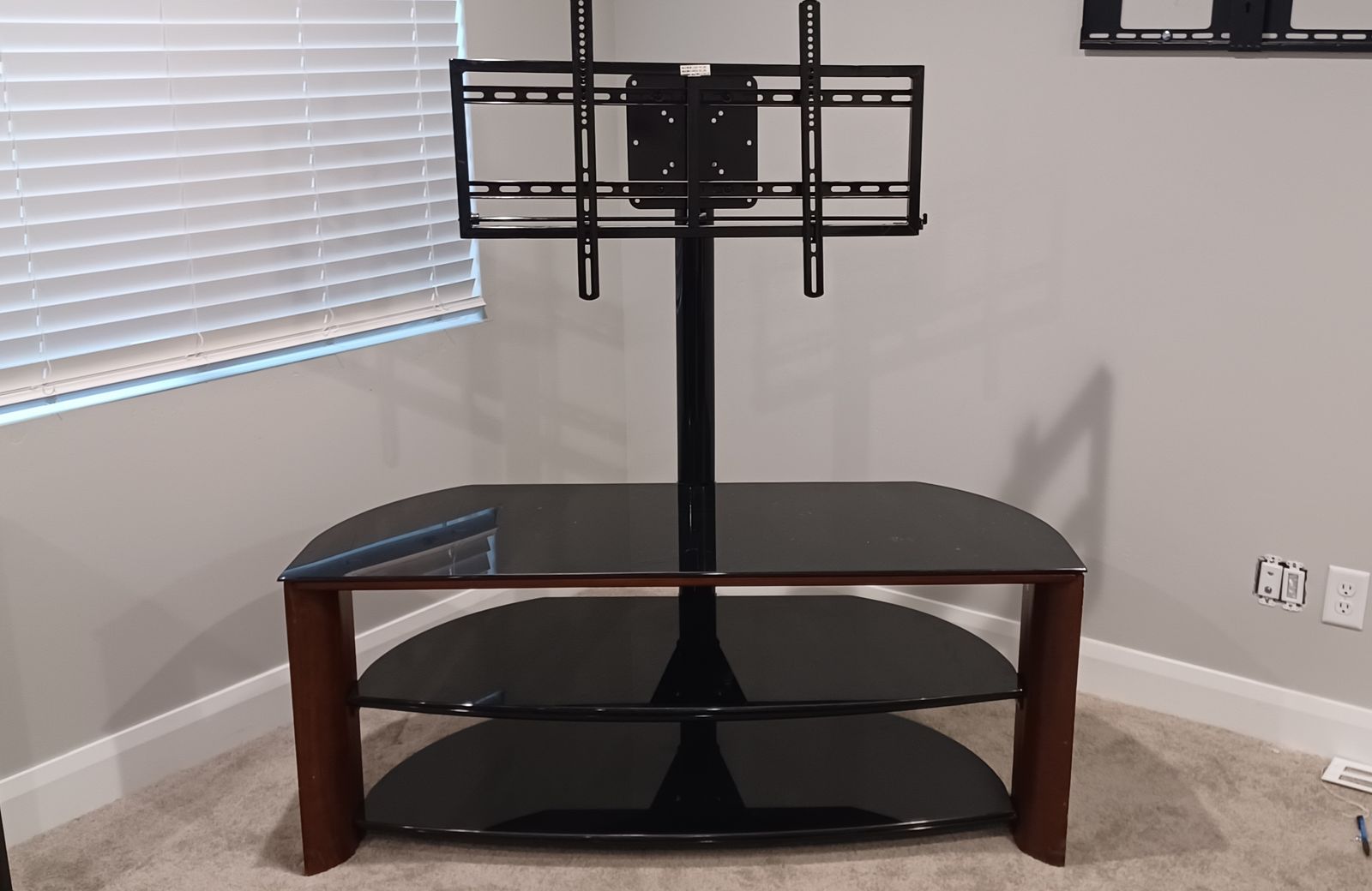 Corner TV Stand with mount