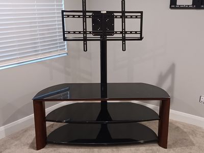 Corner TV Stand with mount