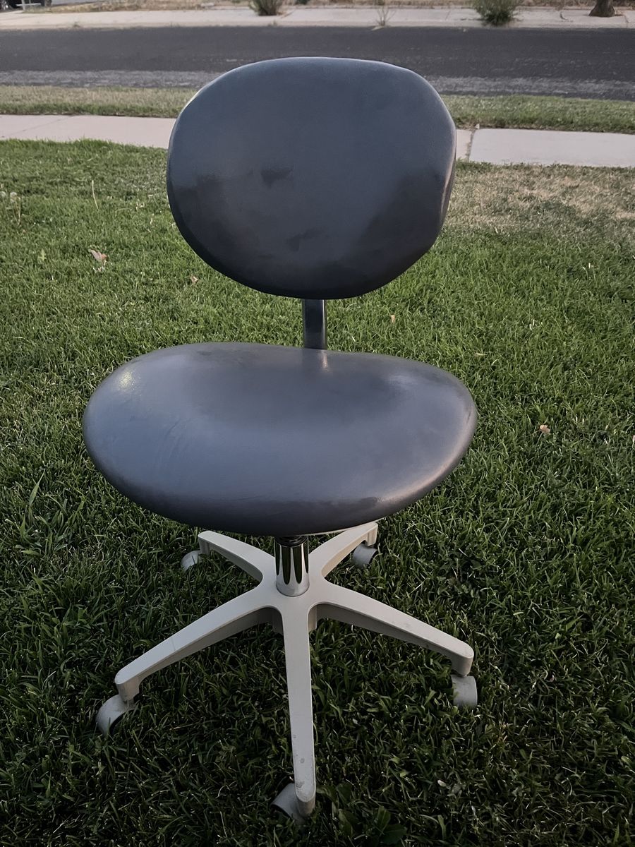 Professional Pelton & Crane Dental/Medical Stool