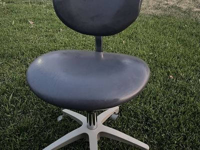 Professional Pelton & Crane Dental/Medical Stool