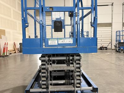 2017 Genie scissor lift
