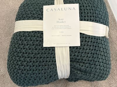 Casaluna Knit Blanket King Size Green Soft Textured Machine Washable (NEW)