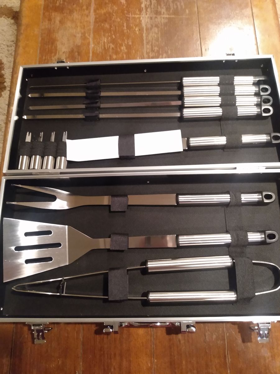 New 12-Piece BBQ Grill Tool Set in Aluminum Carry Case - Spatula, Fork, Tongs, Knife & More