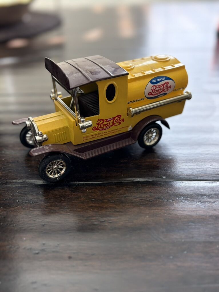 Pepsi Cola Delivery Truck Diecast Model Car 1920s