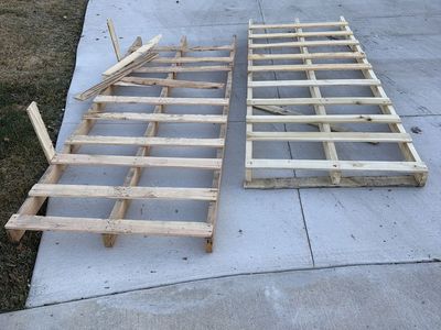 2x FREE Long Pallets