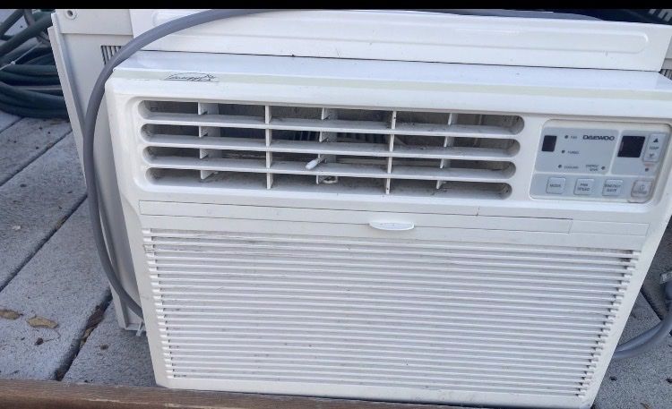 Window Air conditioner 5350 BTU