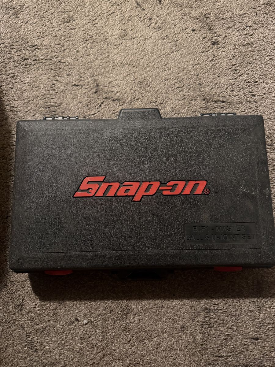 Auto/diesel tool snap on ball joint kit