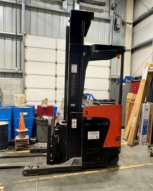 Toyota 8BRU23 Electric Forklift Truck 36V 4,500lb Capacity
