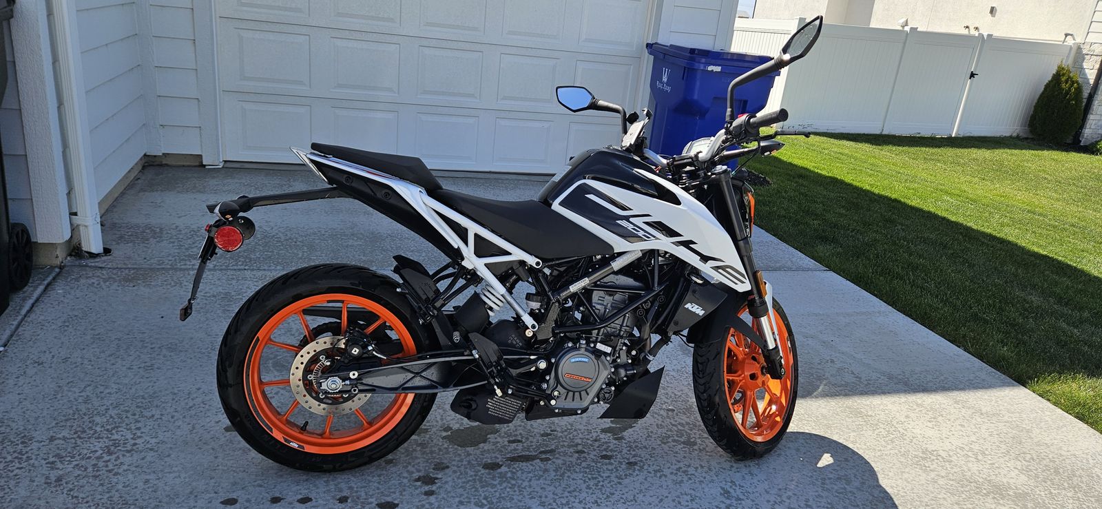 2023 KTM Duke 200