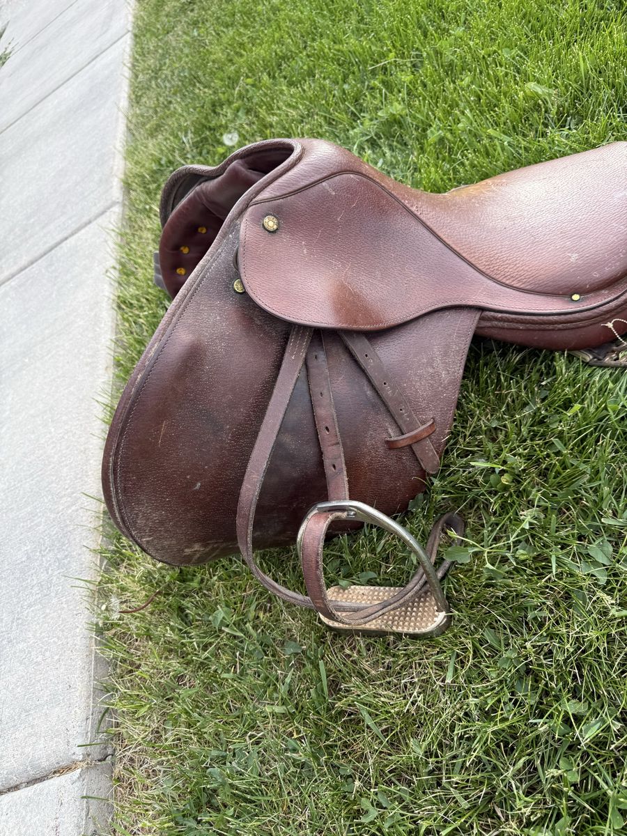 English saddle