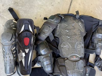 Motorcycle Fox Titan Pro Knee Guards and Full Body Armor Protector