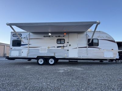 Clean 2013 Grey Wolf bunkhouse super slide