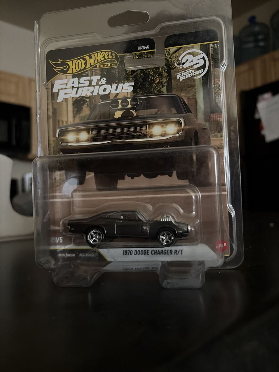 *CHASE* Hot Wheels Premium Fast & Furious 1970 Dodge Charger R/T Die-Cast Car HNW46