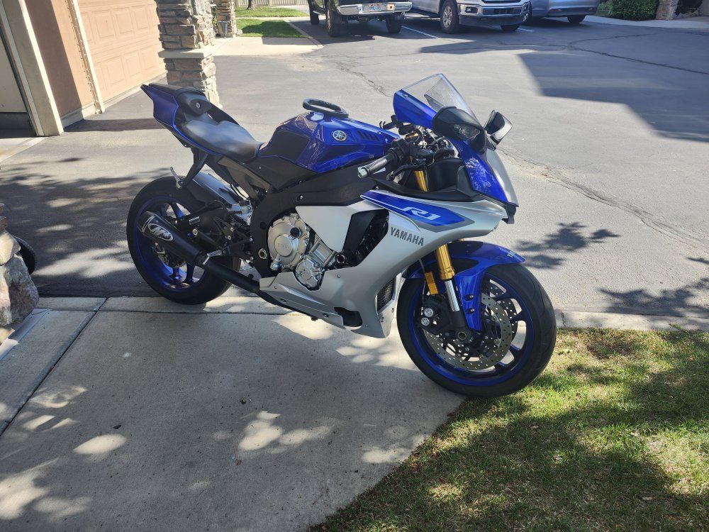 2015 Yamaha R1