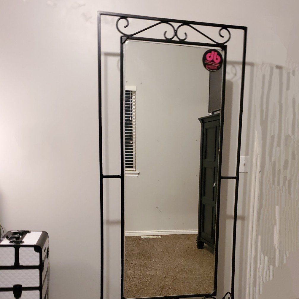 salon mirror