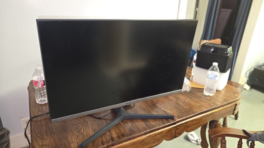SAMSUNG U28R550UQ 28" 4K UHD Color Display Gaming Monitor - Scratched Screen