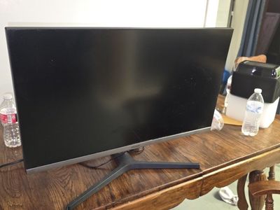 SAMSUNG U28R550UQ 28" 4K UHD Color Display Gaming Monitor - Scratched Screen