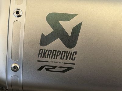 Yamaha R7 Akrapovic Racing Line GYTR Edition