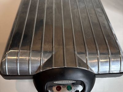 Waffle Maker 4 Square Villaware