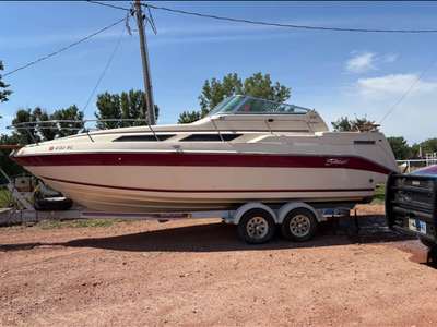 1991 Seaswirl 230 Cordova cabin cruiser