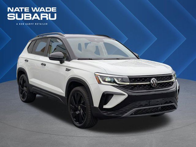 2024 Volkswagen Taos SE Black 4Motion