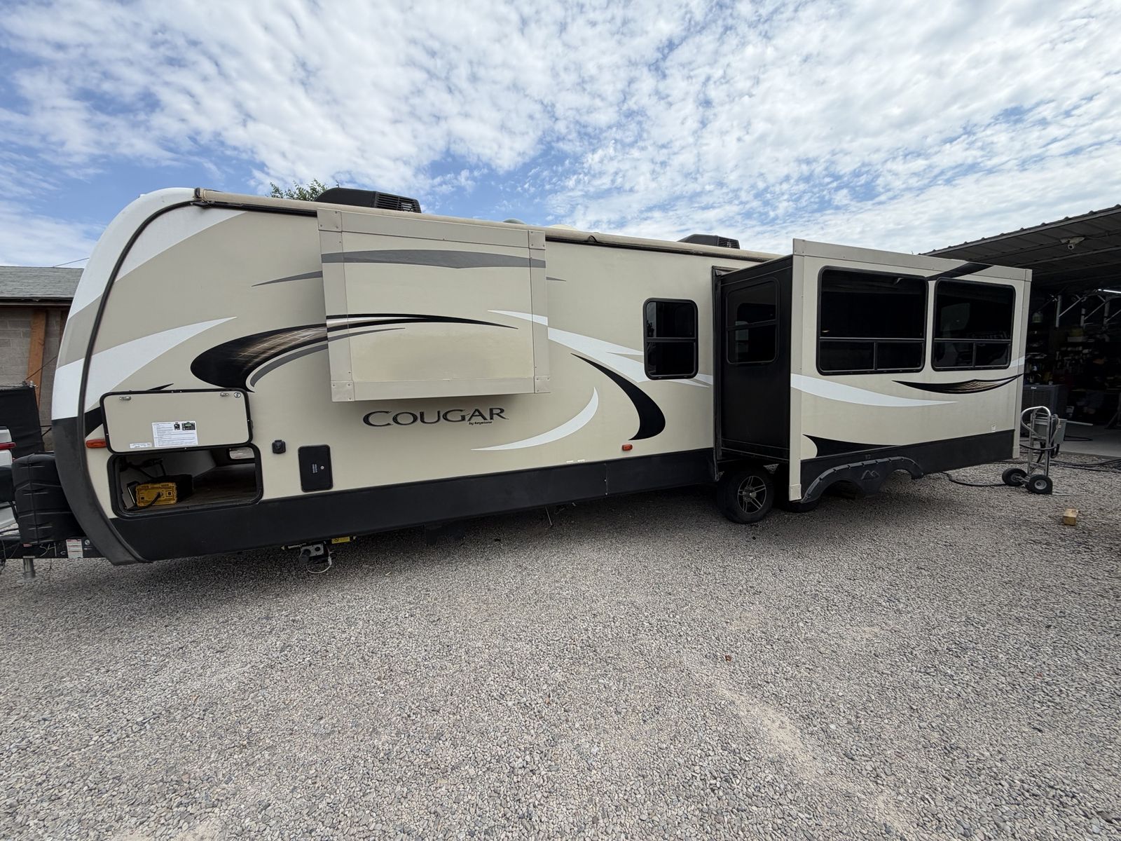2018 Keystone Cougar Half-Ton 33mls
