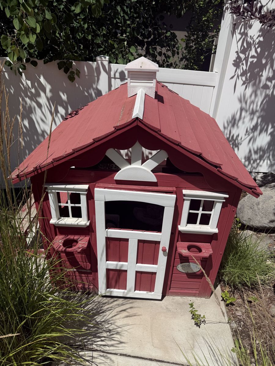 FREE Children’s Play House