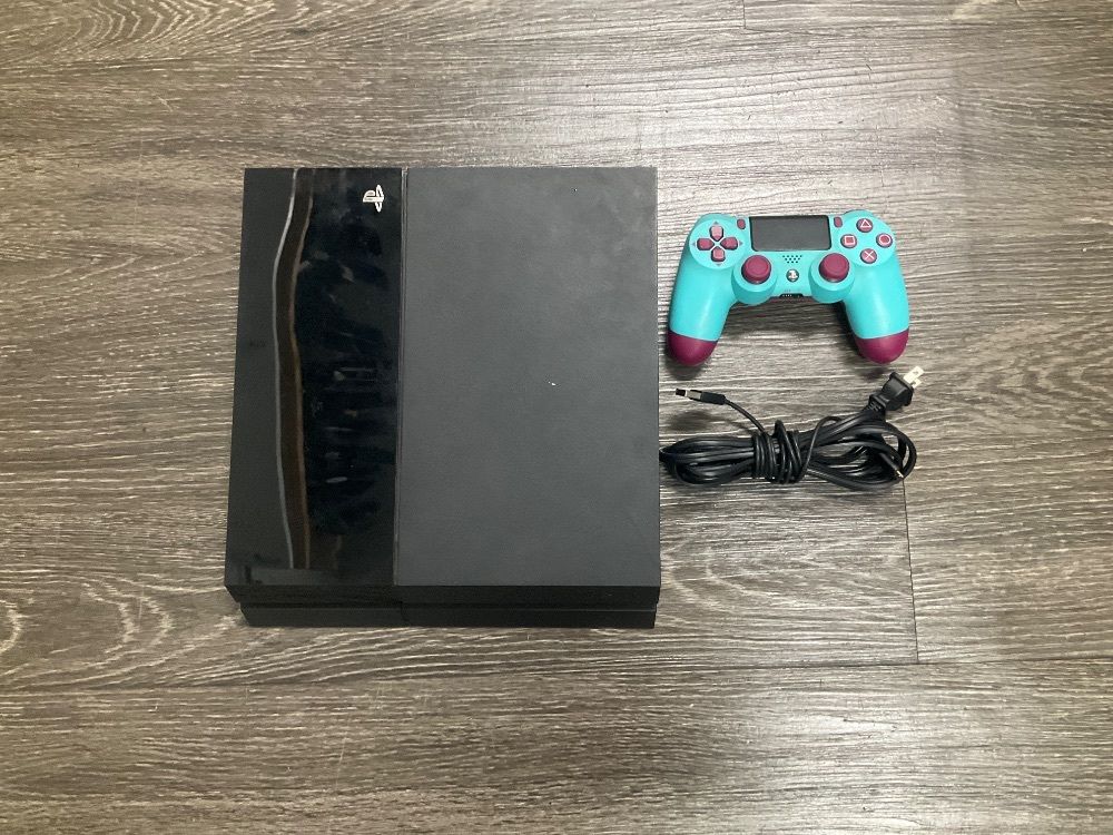 SONY PS4 500 GB W/ CONTROLLER