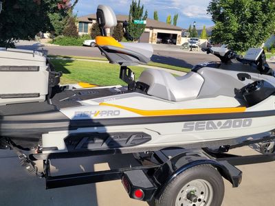 Sea-Doo FishPro Trophy & Trailer