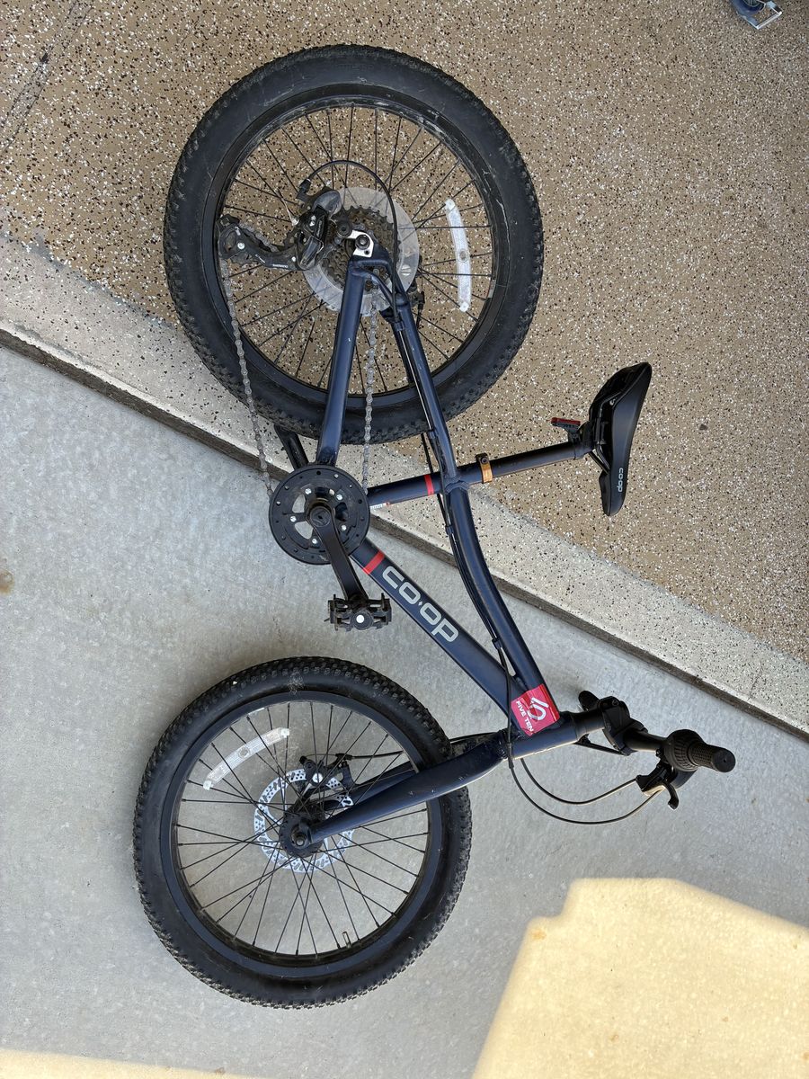 Co-op Cycles REV 20 6-Speed Plus Kids' Mountain Bike – Excellent Condition