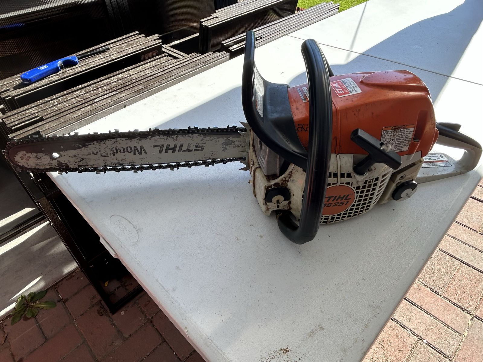 Stihl MS 251 Chainsaw With 18" Bar & Chain Cover, 50:1 Mix, Works Great