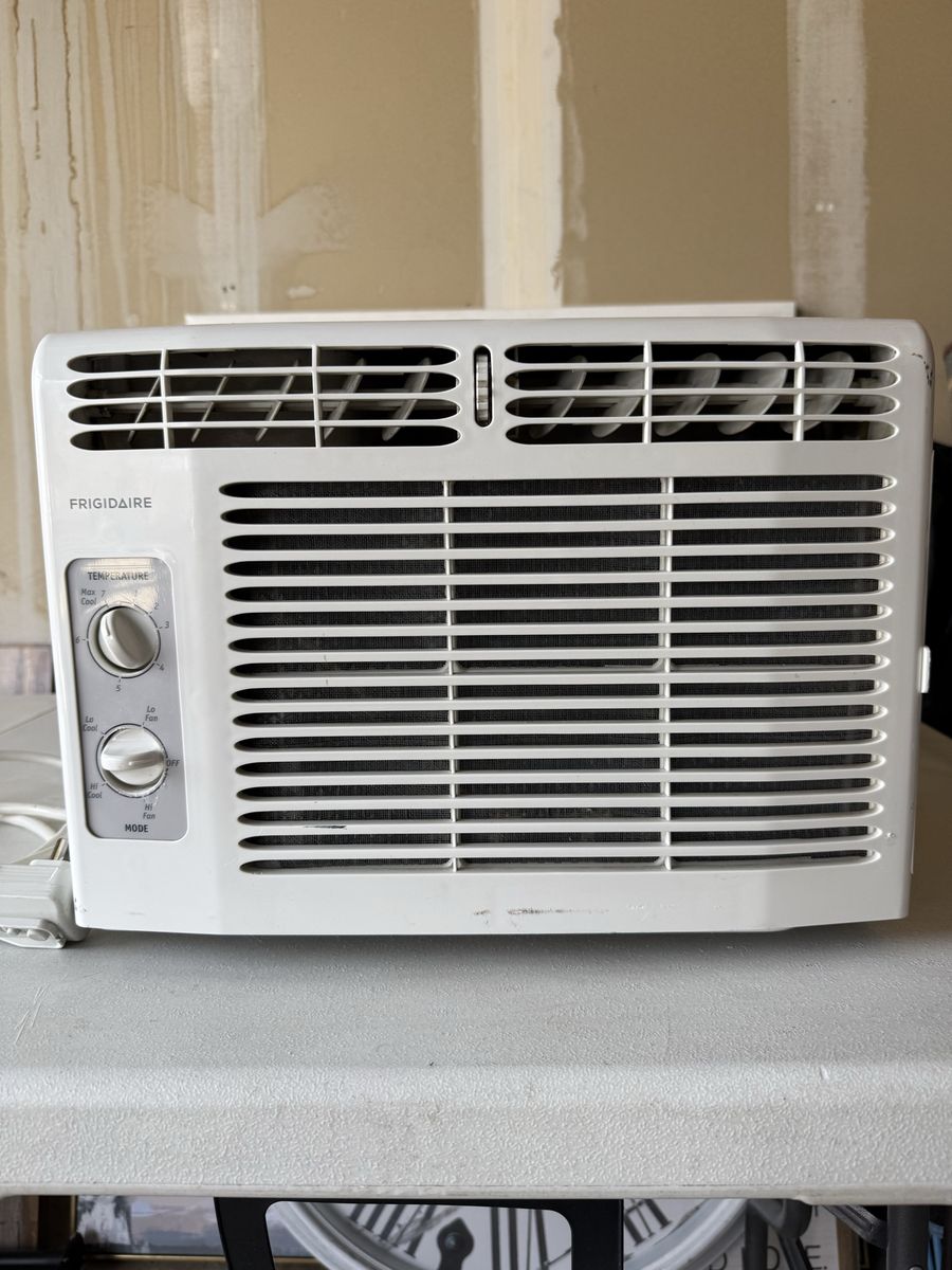 Frigidaire Window Air Conditioner Unit White