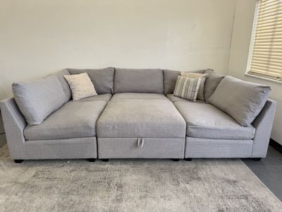GRAY MODULAR SECTIONAL SOFA COUCH & OTTOMAN