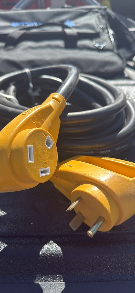 Camco 25ft 20 Amp RV PowerGrip Electrical Extension Cord - New
