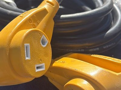 Camco 25ft 20 Amp RV PowerGrip Electrical Extension Cord - New