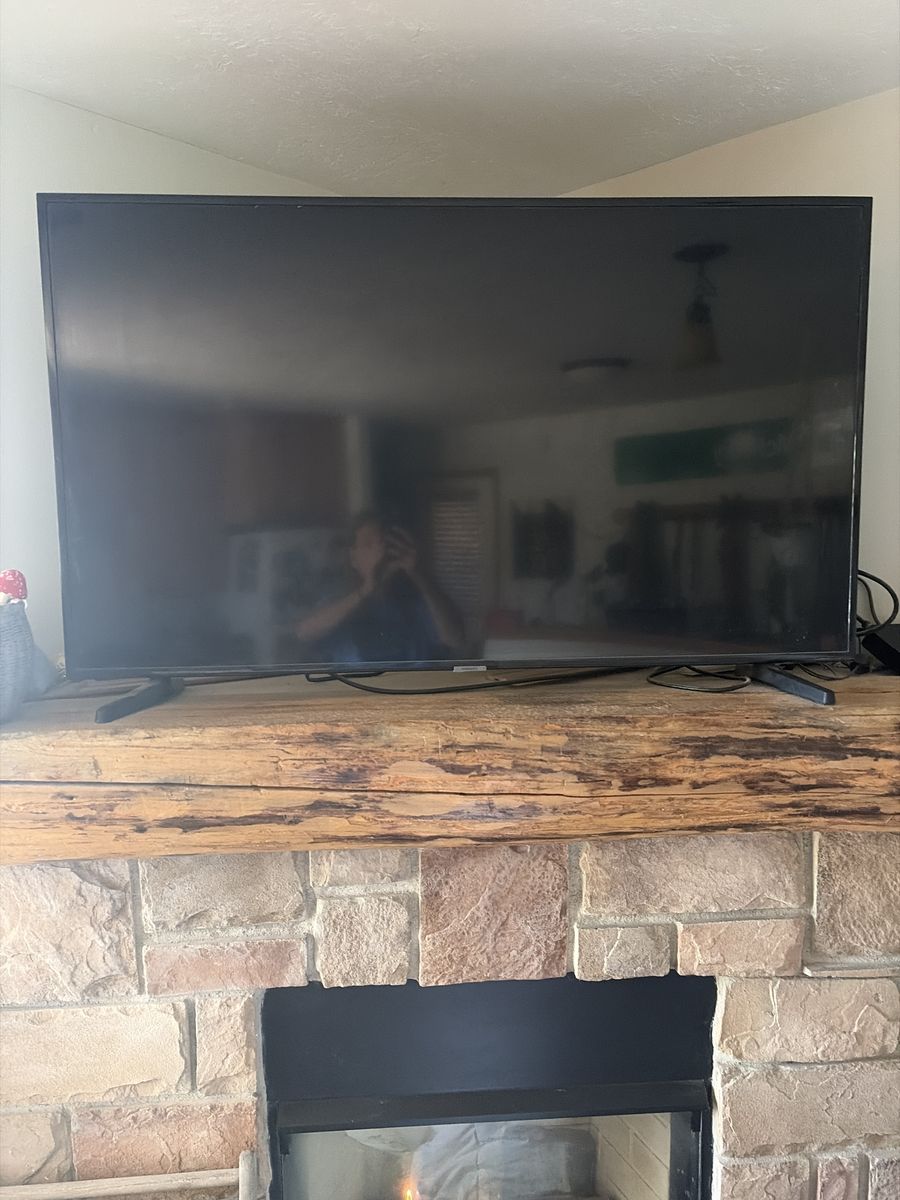 Samsung 44x25 inch TV