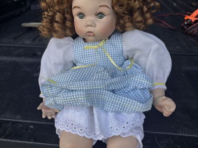 Porcelain Doll limited edition 951/5000 Cindy marschner Rolfe in great condition