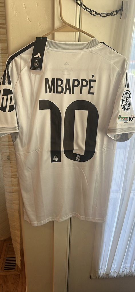 ReaL Mdrid Soccer Jersey Mbappe 10 Size Large