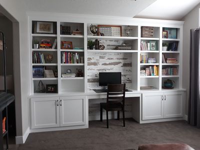 CUSTOM DESKS, ENTERTAINMENT CENTERS, BOOKCASES, ORGANIZERS, CABINETRY