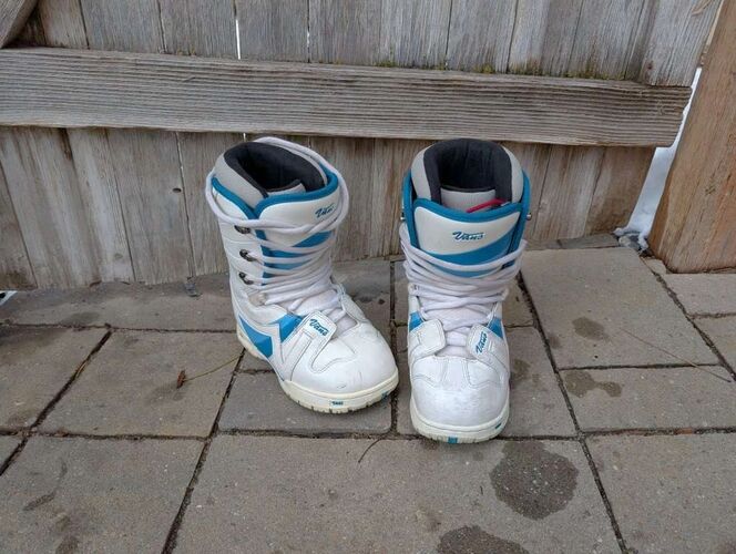 Vans Emigre Snowboard Boots-Size 6