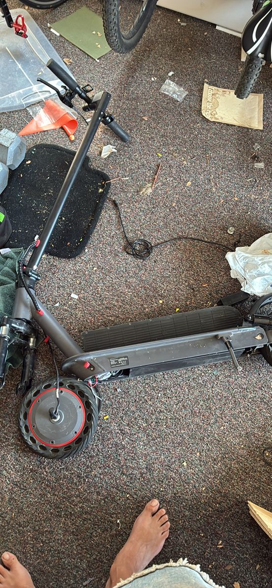VOLPAM Electric Scooter - 500 w Motor - For Parts or Repair