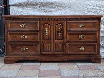9 Drawer Dresser