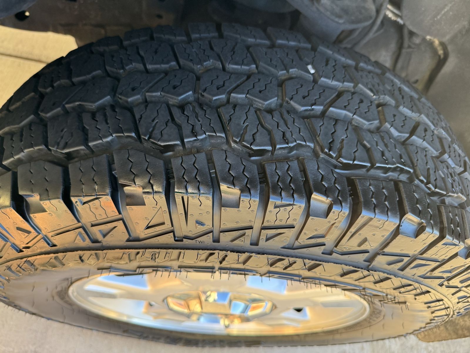 245/75R17