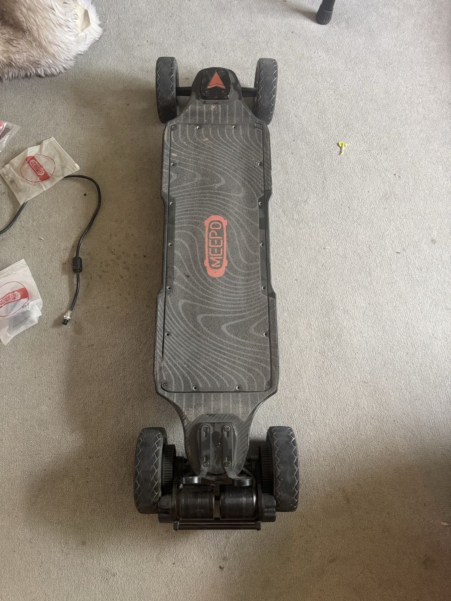 Meepo Hurricane Electric Skateboard with spare All-Terrain Wheel Kit/belts
