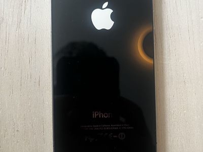 Apple iPhone 4s – 16GB – Works Great