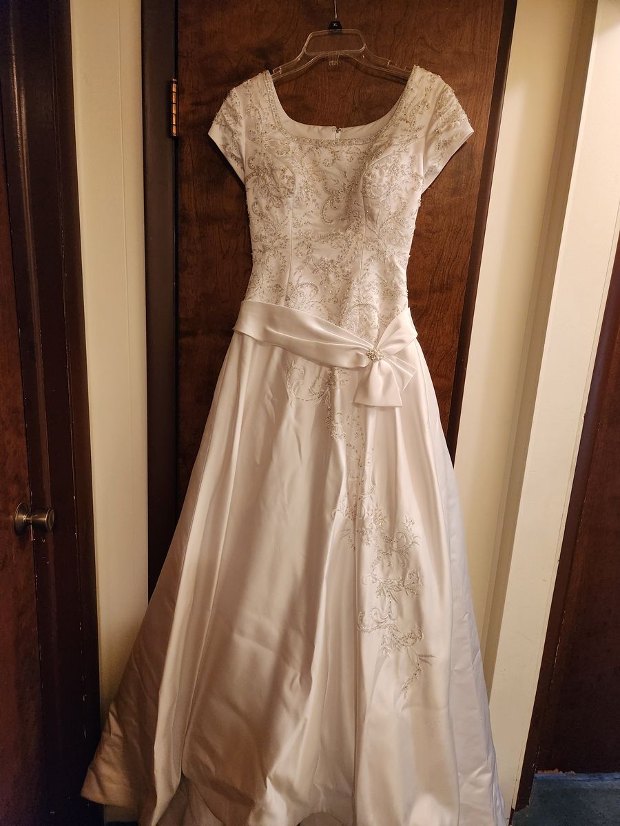 Wedding gown
