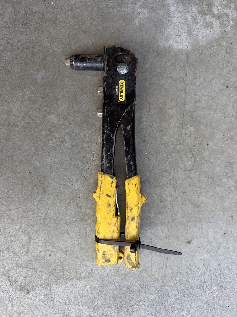 Stanley MR33 Hand Rivet Tool Riveter